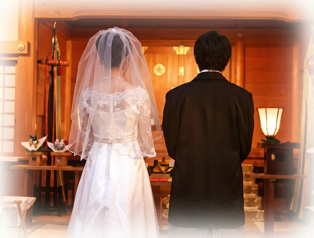 御神前での新郎新婦
